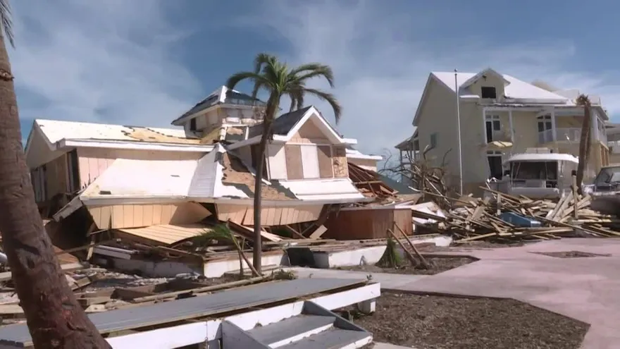 Bahamas empieza a limpiar escombros, mientras teme por cifra final de muertos