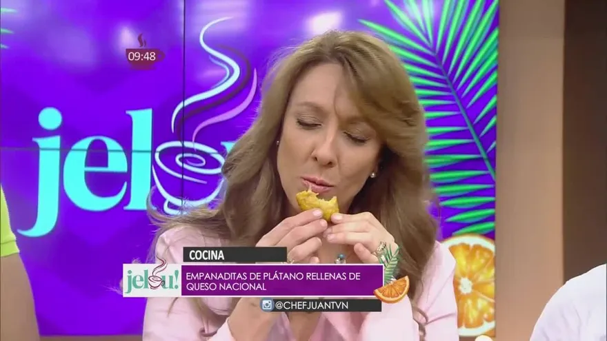 Empanada de plátano relleno de queso nacional