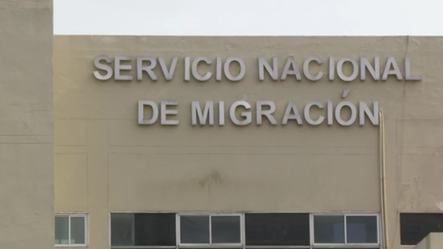 Suspenden permisos a extranjeros por entregar documentos falsos