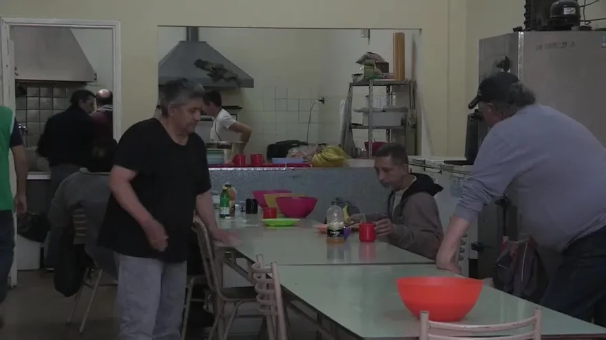 Los más vulnerables en Argentina, entre la lucha y la desazón frente a crisis