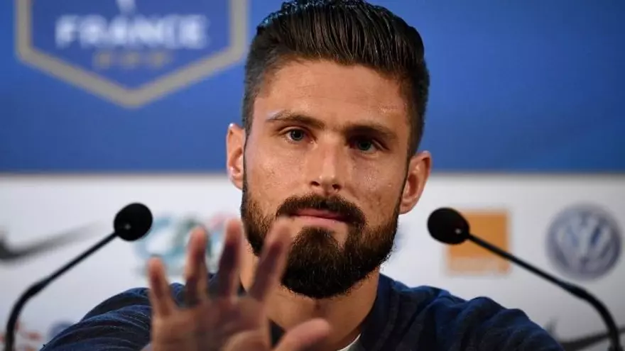 Giroud admite que "es raro" tener a Henry como rival de Francia | Agencias