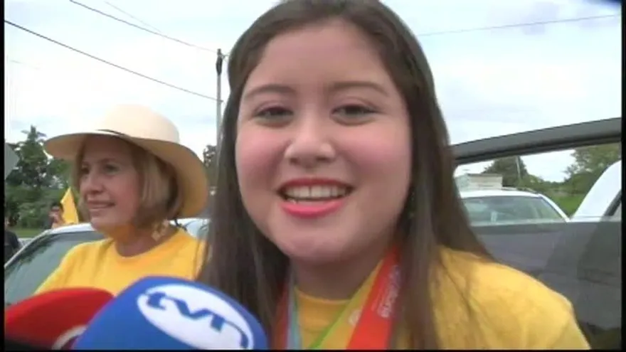 Honores y caravana para Carmen Chang, ganadora del Concurso de Oratoria 2015