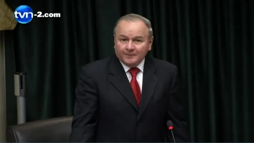 Diputado cuestiona privilegios de otros órganos del Estado