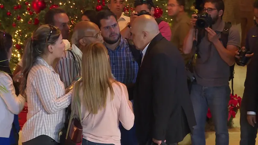 Gobierno de Venezuela gestiona reunión con Papa y oposición