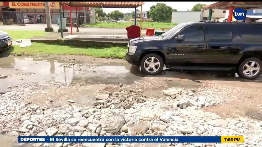 Comunidades piden reparación de calles