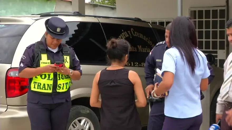 La viuda de policía muerto espera justicia