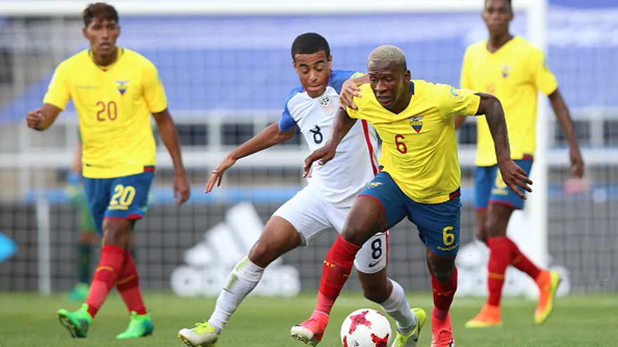 Acción del partido entre las selecciones Sub-20 de Ecuador  y Estados Unidos