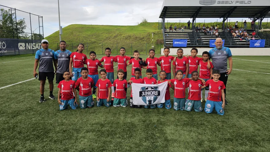 En un ambiente de alegría, unión y espíritu navideño, la Empresa Nacional de Autopistas (ENA) llevó a cabo la actividad ‘Un Gol por la Navidad’