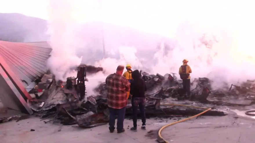 María, un nuevo incendio se desata en el sur de California