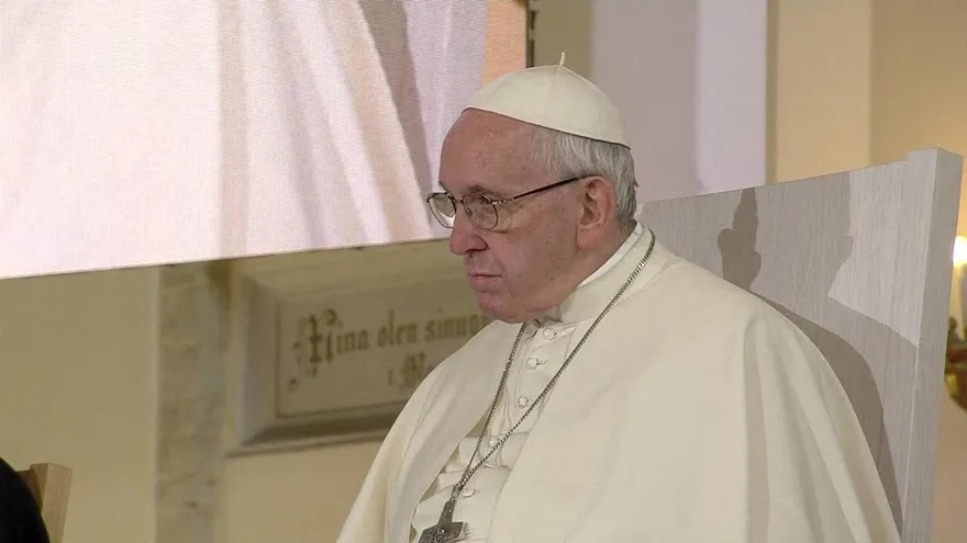 Papa reconoce enojo de jóvenes ante abusos sexuales en Iglesia