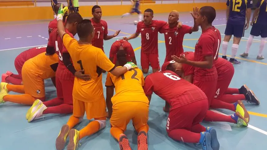 Imágenes de la Sele FUTSAL desde Costa Rica
