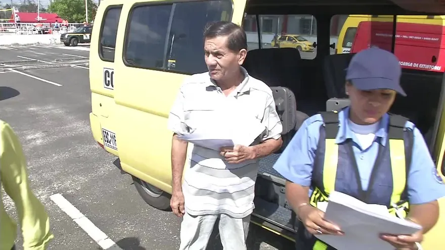 Inspeccionan que colegiales cumplan con requisitos para prestar el servicio