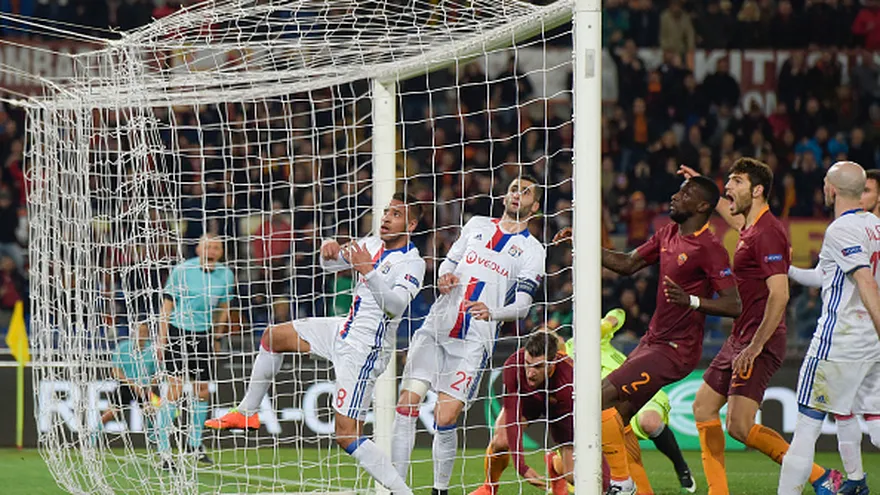 La Roma ganó ante el Lyon, pero no pudo clasificar en la Europa League