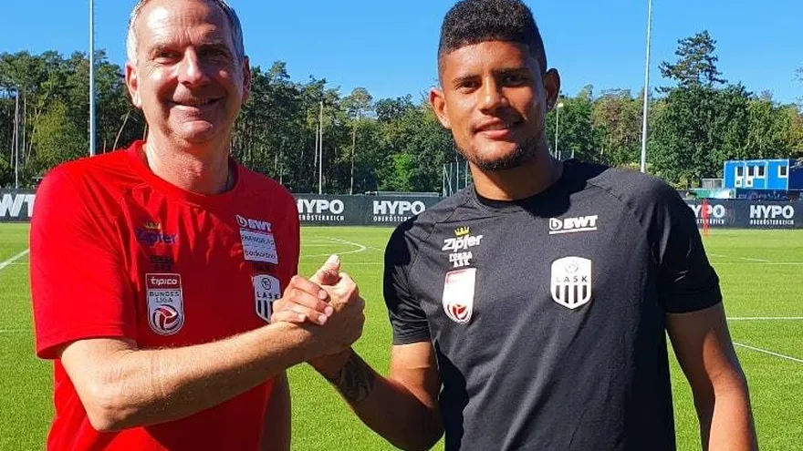 Andrés Andrade extiende su contrato con el Lask Linz hasta 2024