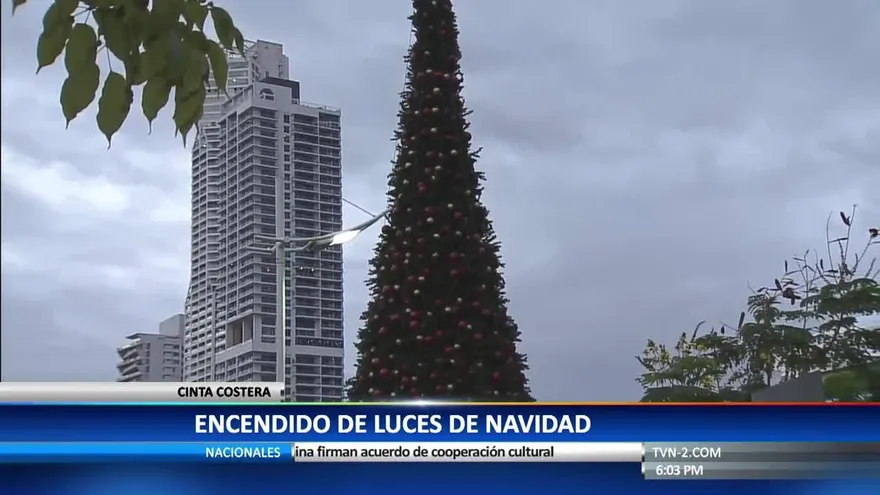 Encendido de luces en la Cinta Costera