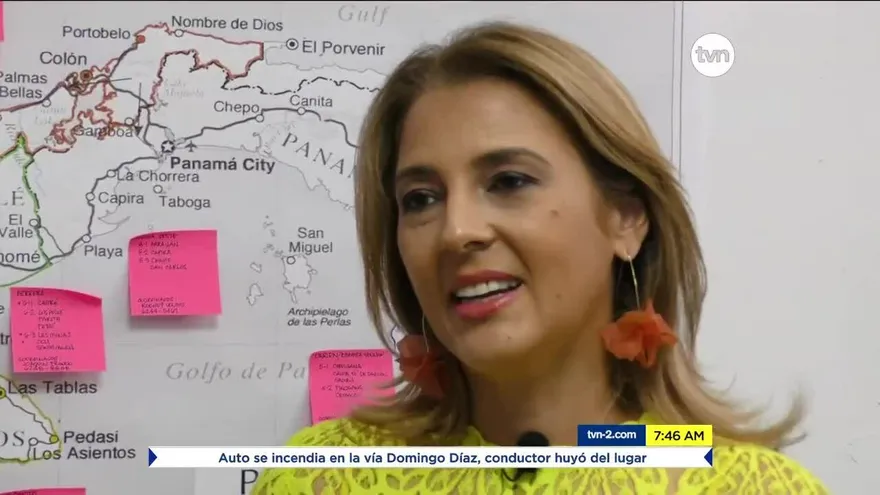 Junto al candidato: Aileen Adames, la esposa de Ricardo Lombana