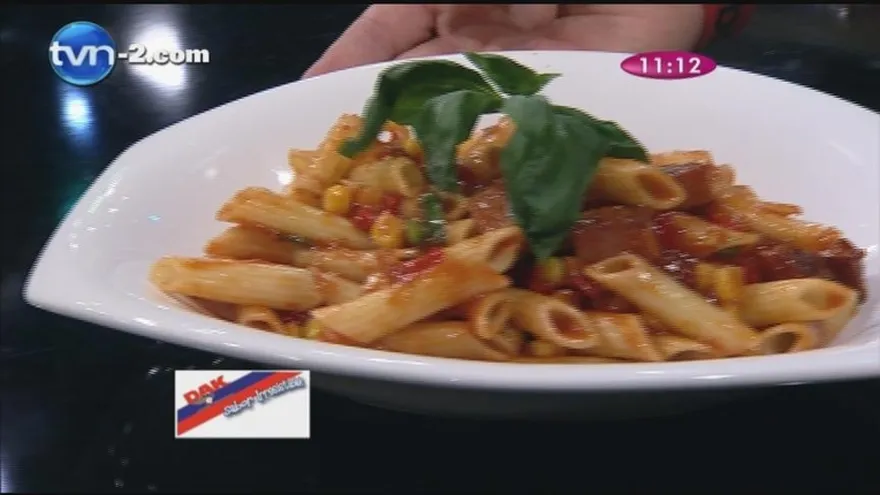 Penne En Salsa Roja Con Jamonilla