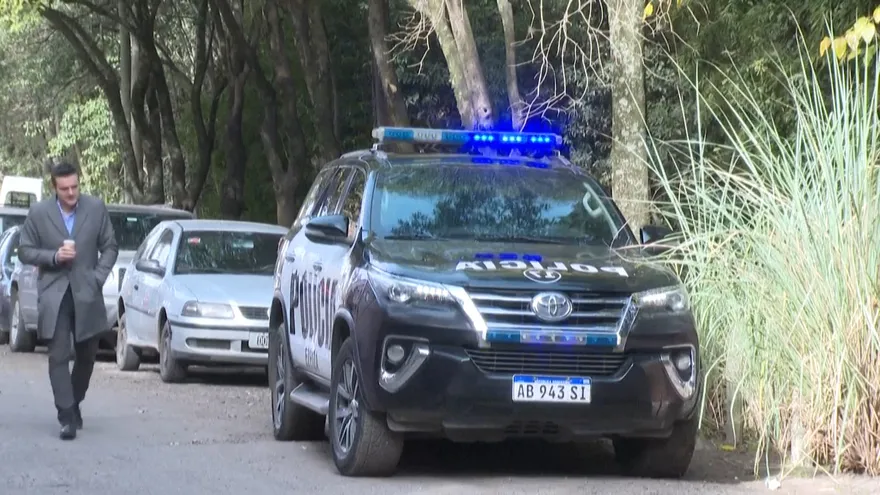 Prohibición para salir de Argentina para venezolanos que viajaban en un avión investigado por las autoridades.