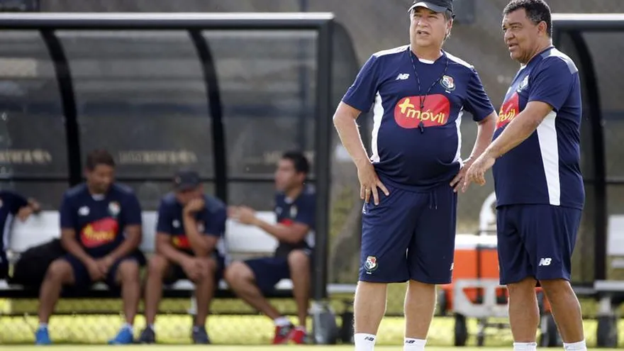 "Bolillo" Gómez empezó a armar su rompecabezas para enfrentar a México