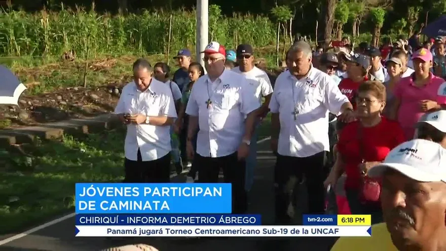 Jóvenes participan de una caminata por la JMJ en Alanje