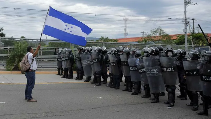 Detenidos, vandalismo y pérdidas millonarias por dos decretos en Honduras