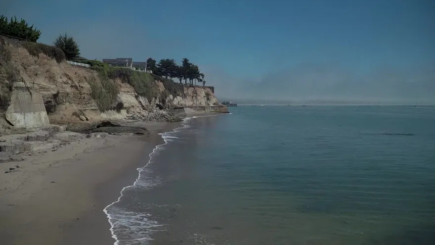 En California las playas son de todos, pero más de los ricos