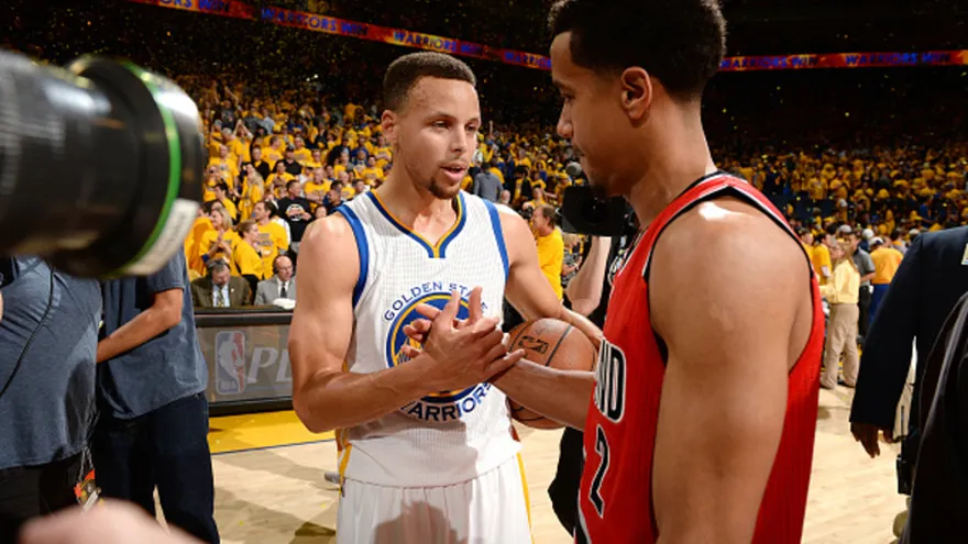 Curry y Thompson llevan a los Warriors a la final del Oeste