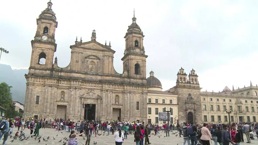 Colombia recuerda a víctimas de conflicto, tras paz con las FARC