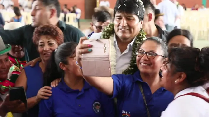 Evo Morales anhela otra victoria en reñidas elecciones en Bolivia