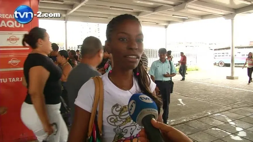 Persiste la basura en las zonas pagas del Metrobús