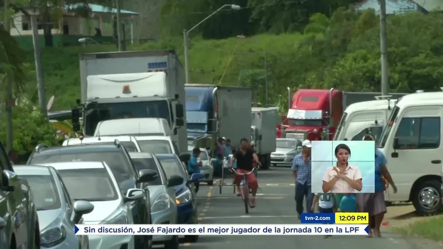 Cierre de vía en Almirante