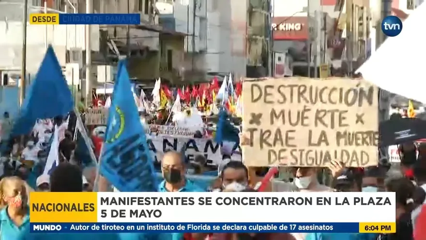 Diferentes grupos protestaron en la Plaza 5 de Mayo