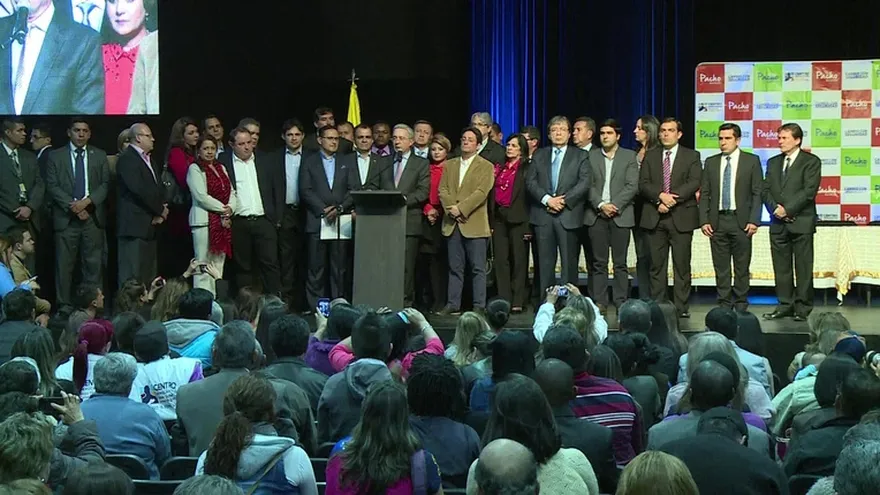 Expresidente Uribe critica acuerdo de justicia con las FARC
