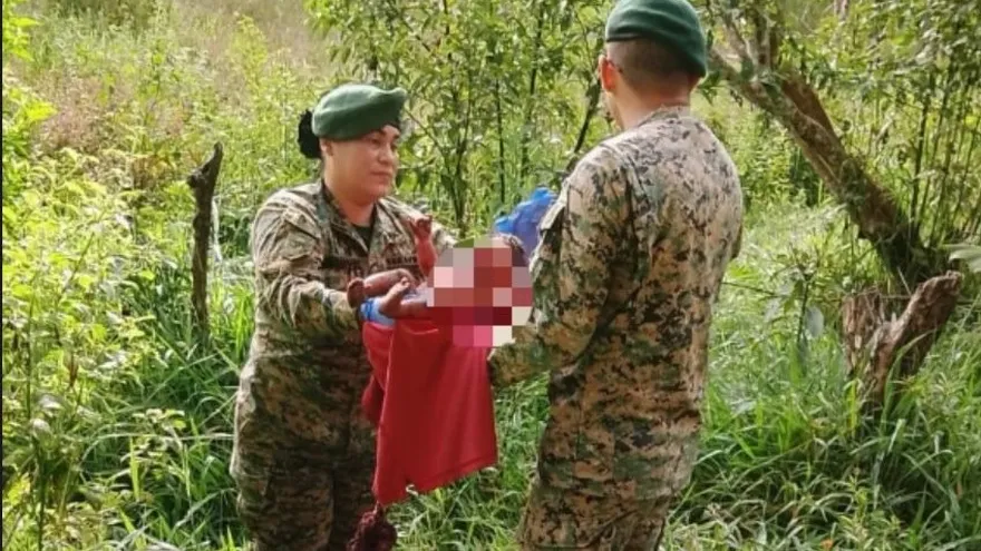 Imágenes del rescate de la bebé por parte de Senafront en Renacimiento.