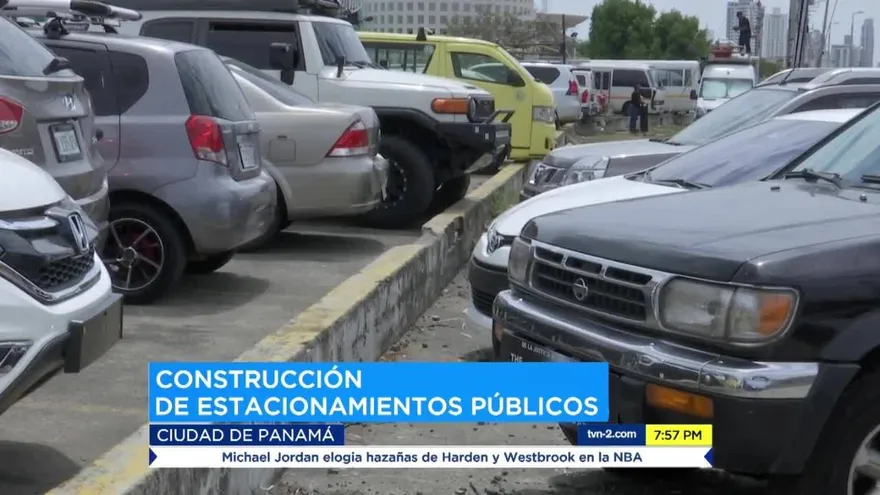 Iniciativa busca construcción de estacionamientos públicos