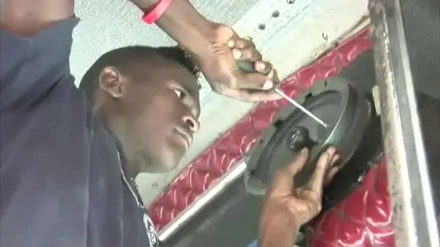 Buses con música ilegal