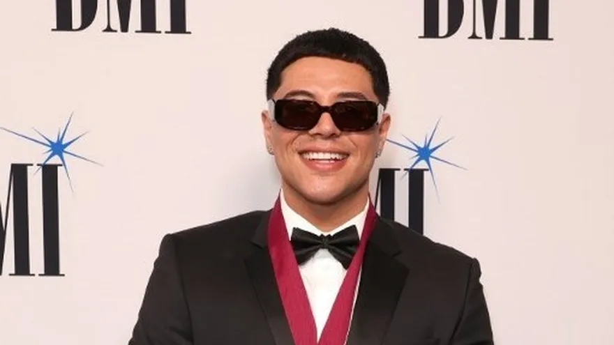 Eduin Caz del Grupo Firme