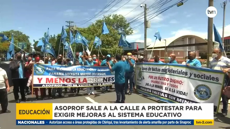 Docentes salen a protestar en vía Transístmica