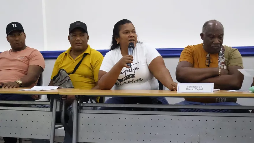 Defensoría facilita diálogo entre buhoneros y autoridades