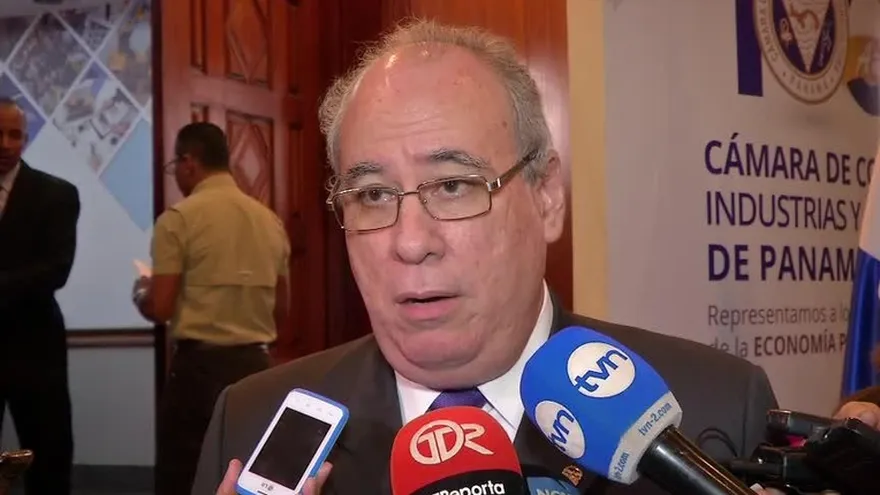 Ayú Prado evita referirse a ‘The Panama Papers’