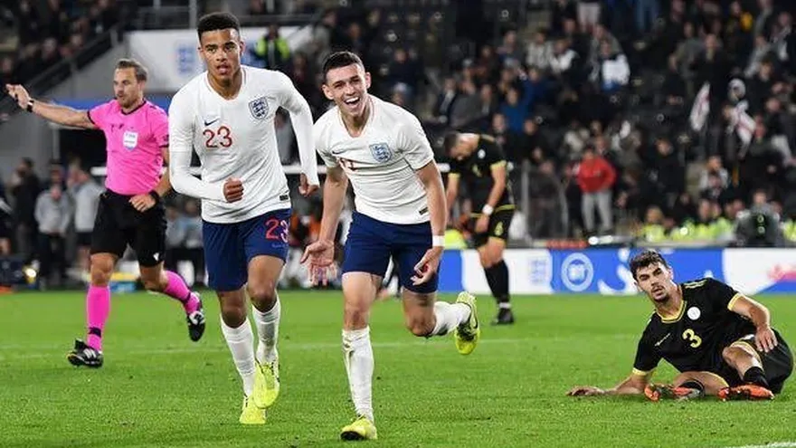 Jóvenes estrellas protagonizan nuevo escándalo dentro de la concentración inglesa