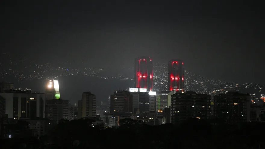 Imágenes de Caracas en momentos en que Estados Unidos ejecutaba la operación militar para capturar a Nicolás Maduro