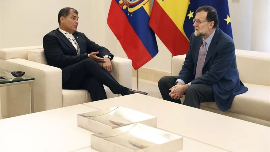 El presidente del Gobierno, Mariano Rajoy, y el presidente ecuatoriano, Rafael Correa durante una reunión en el Palacio de La Moncloa.
