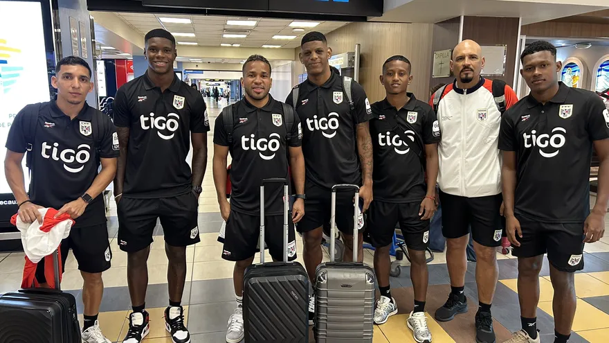 Jugadores de la selección de Panampa rumbo a Bolivia