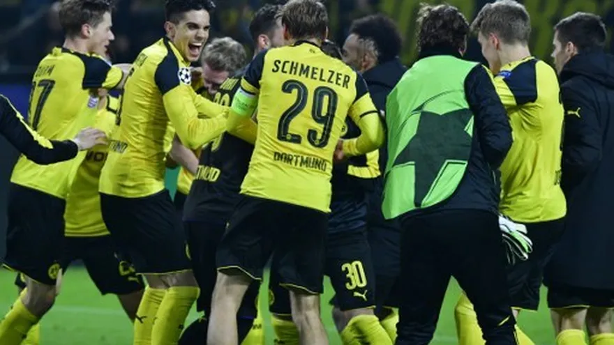 Borussia Dortmund remonta a Benfica con triplete de Aubameyang.