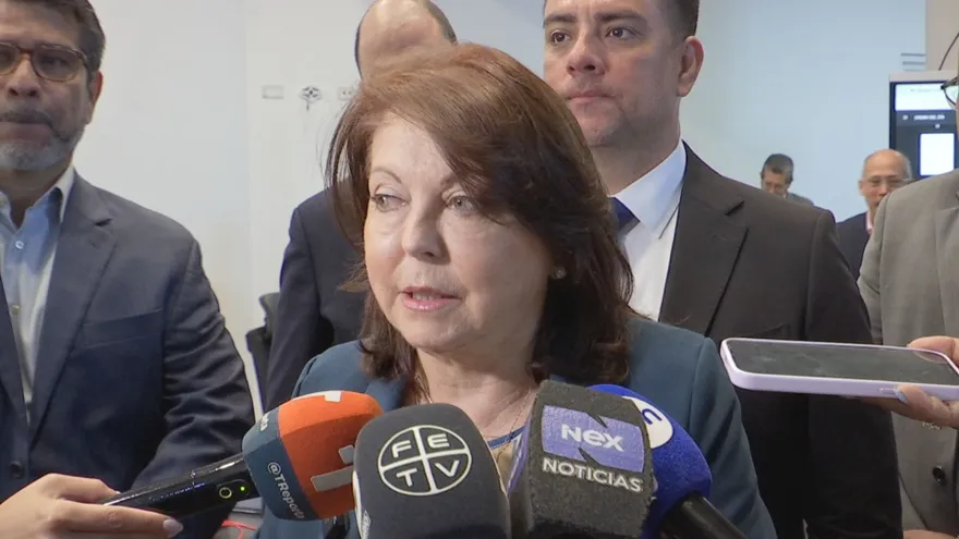 Alcaldes reaccionan a renuncia de Roxana Méndez