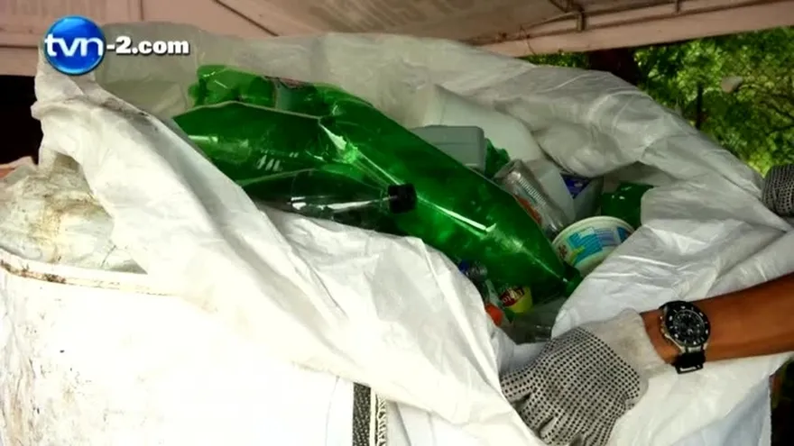 Recolectan mas de 35 bolsas gigantes en material reciclable en En Ambiente