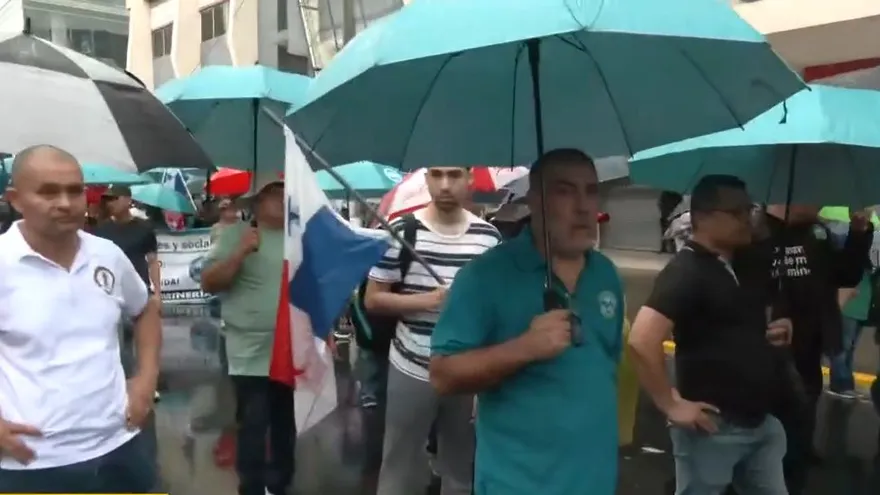 Marcha  pacífica hacia la 5 de mayo.