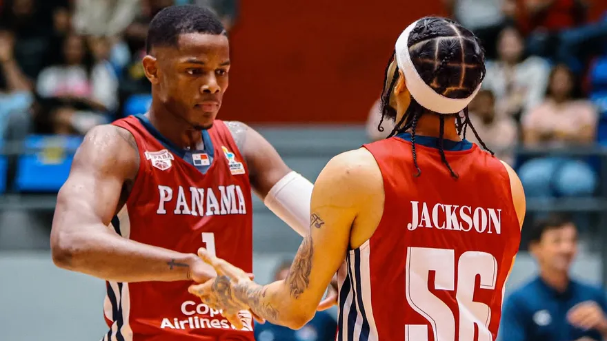 Iverson Molinar y Jhivvan Jackson
