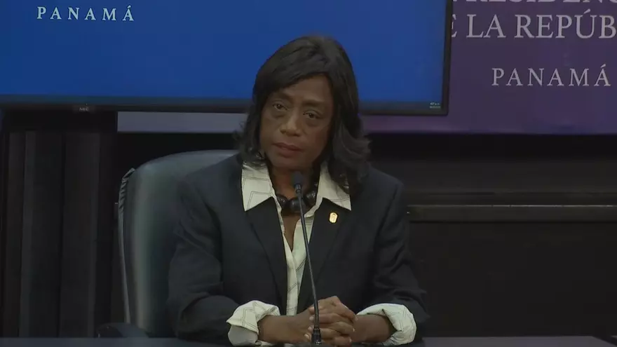La ministra de Educación, Lucy Molinar.